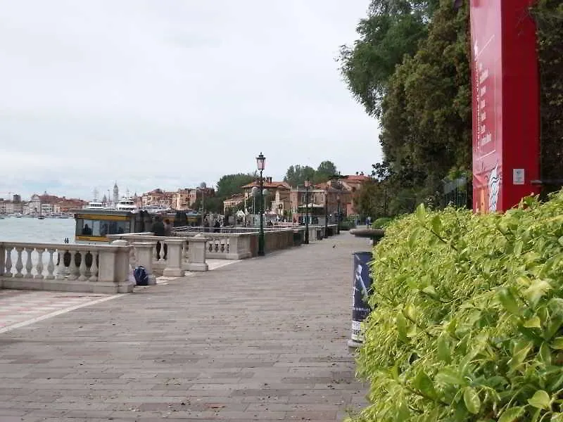 ** Hotel B And B Biennale Venezia Italy